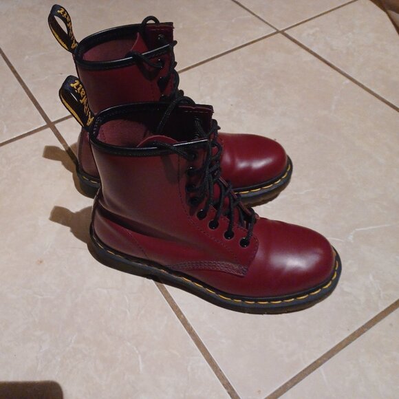Dr.martins Shoes - Doc martins womens 1480 size 7 like new condition
